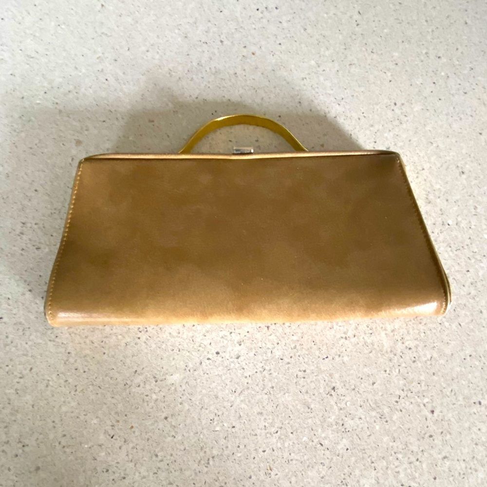 Women’s wristlet/clutch purse